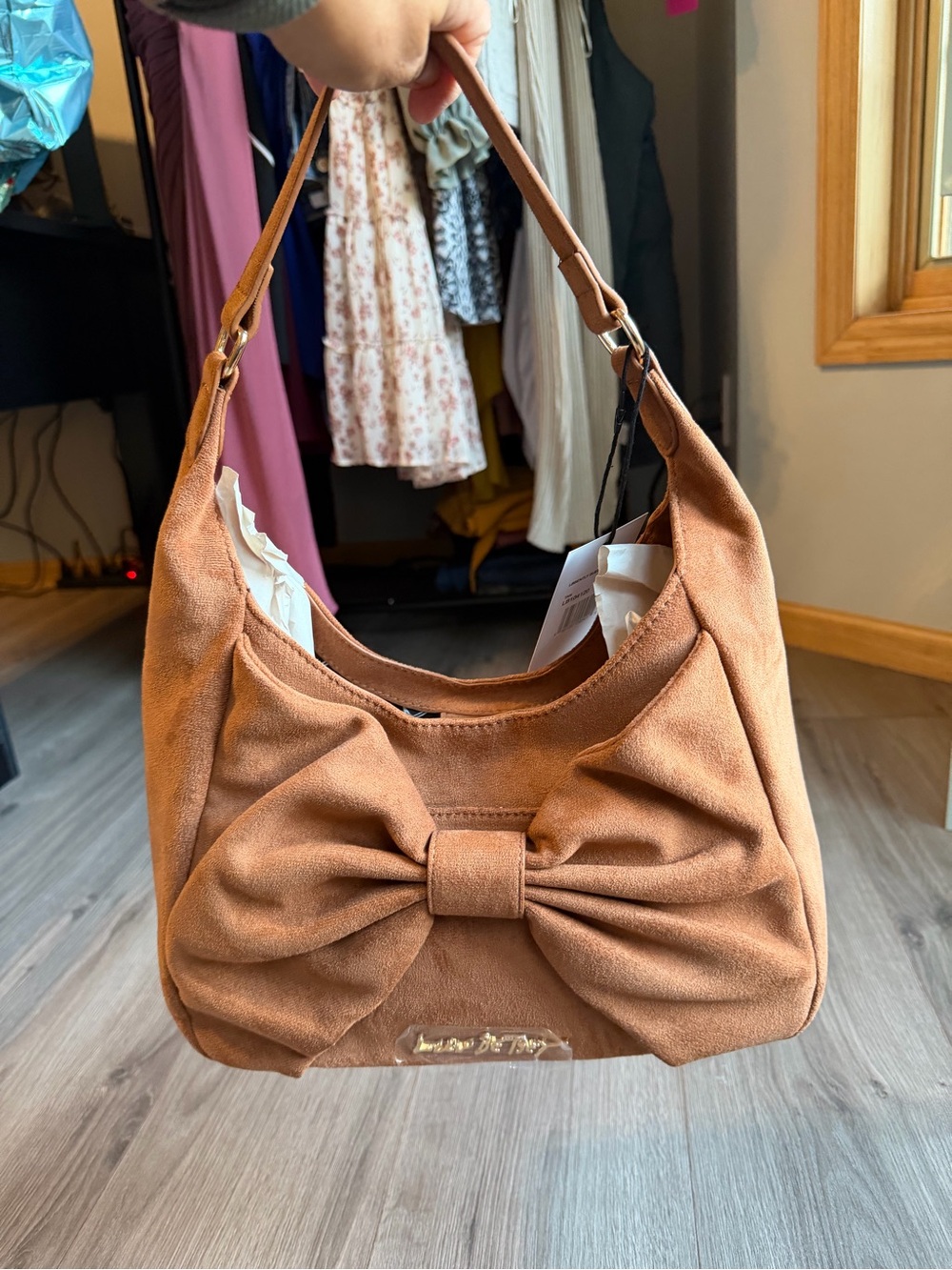 Bow Accent Shoulder Bag in Tan Suede-Look